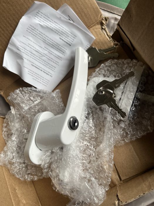 Klamka do okien z zamkiem nowa