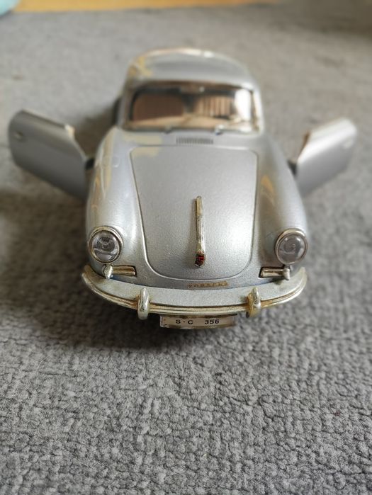Porsche 356 B (1961) 1/24 Burago
