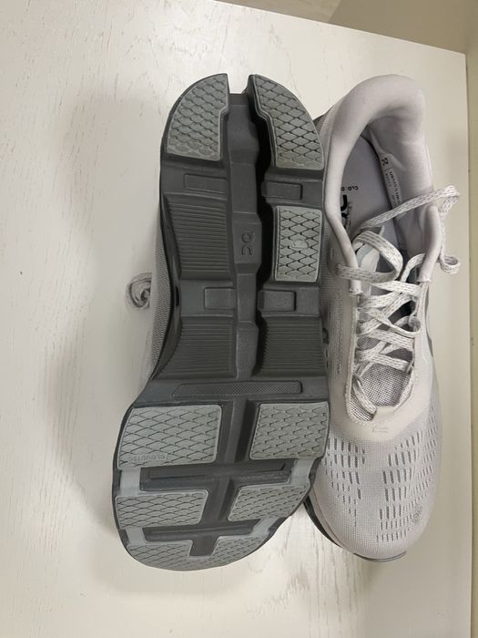 On running кросівки чоловічі. 43р.