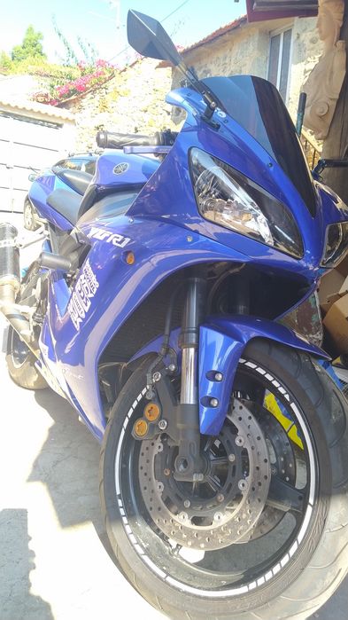 Yamaha R1 de injeção