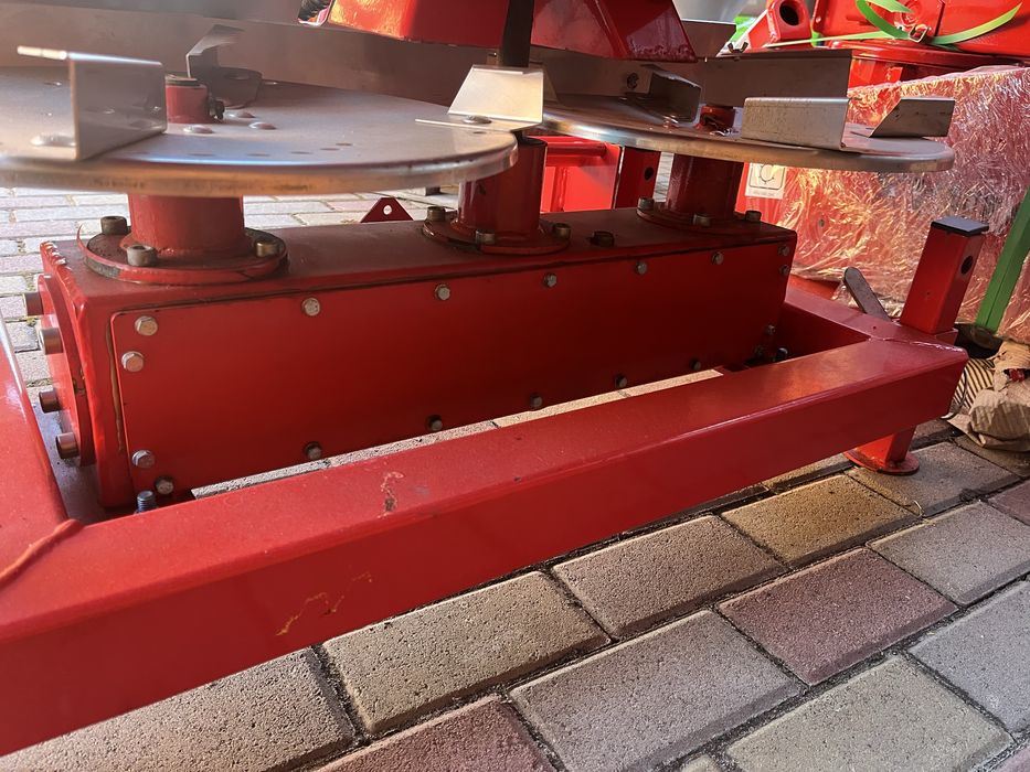 Розкидач міндобрив Wirax 1000 РУМ