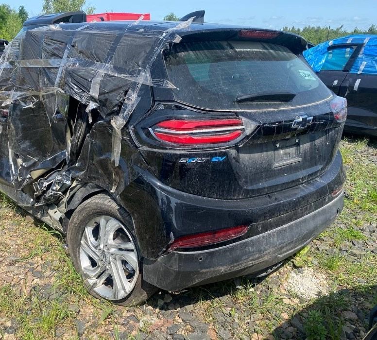 Chevrolet Bolt Ev 2023 кришка багажника в наявності