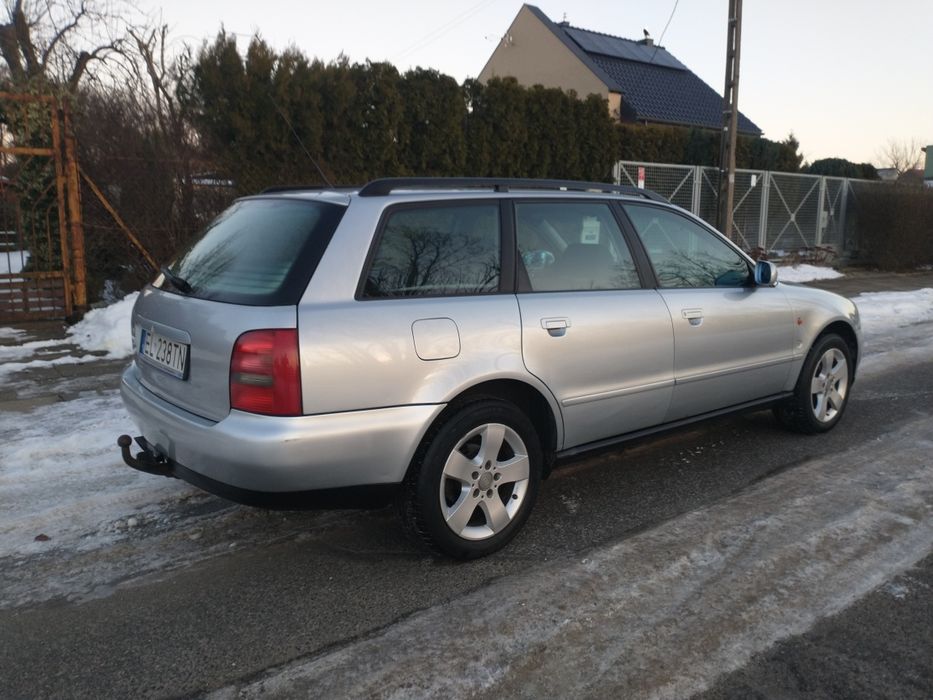 Audi A4 Kombi 1.8 + Gaz Klimatronik Alufelgi Hak