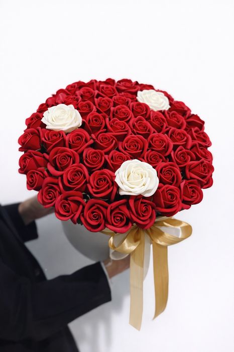 Букети з мильних троянд