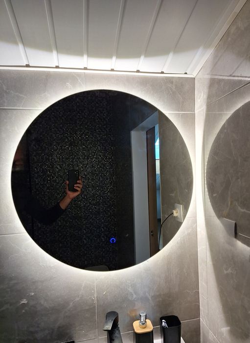 Espelho LED redondo com 70 cm, novo na embalagem.