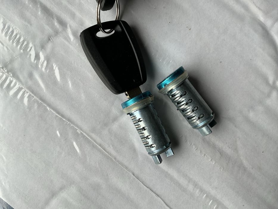 Личинки сердцевина ключ замка двери fiat Doblo 500Punto PandaВантажіво