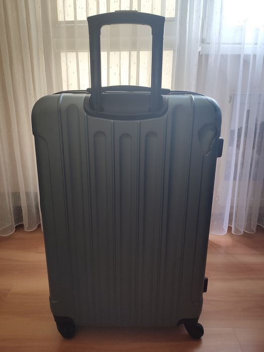 Walizka podróżna duża XL "BAGSTONE" - uszkodzona.