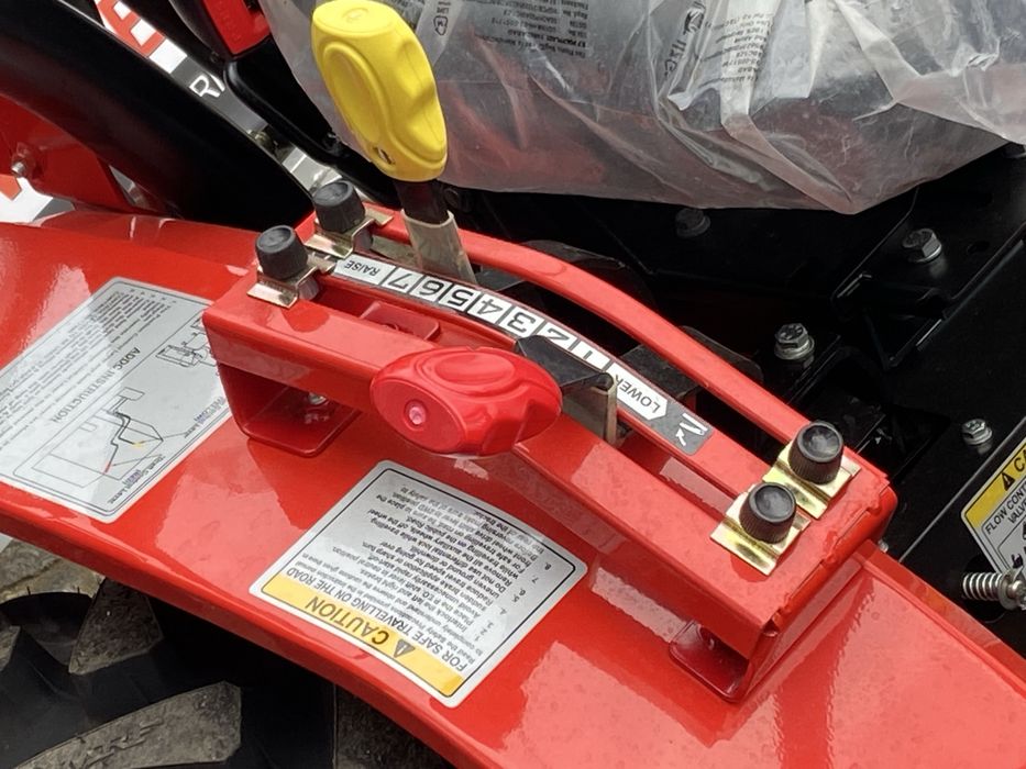 trator novo 22cv motor mitsubishi com fresa nova