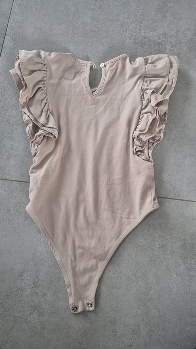 Kompet dla dziewczynki,  prążek,  body z falbaną