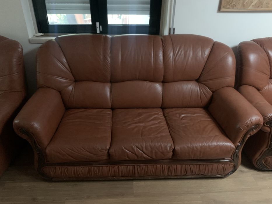 Vendo sofas em pele