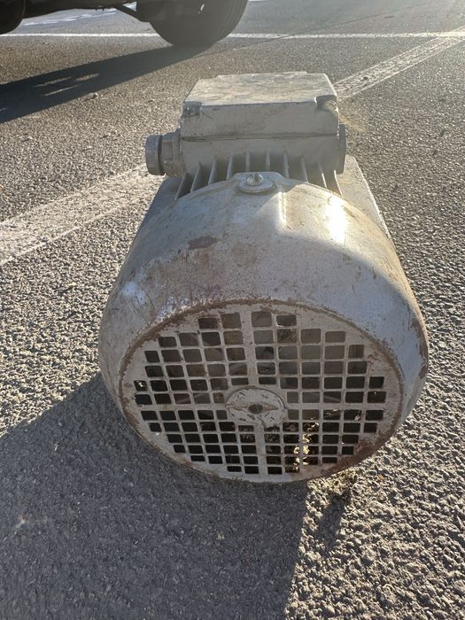 Продам электродвигатель 1.5квт