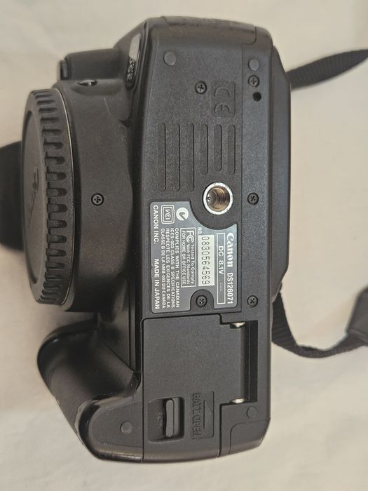 Дзеркальний Canon EOS 350D Body + 2 акумулятори та зарядка. Для старту