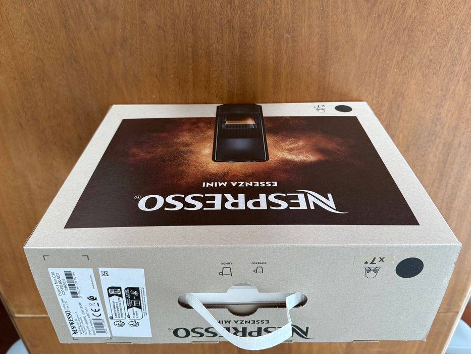 Máquina Café Nespresso Essenza Mini Piano Black C30 — Nova