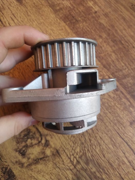 Помпа водяна Volkswagen Lupo 1.0 1999