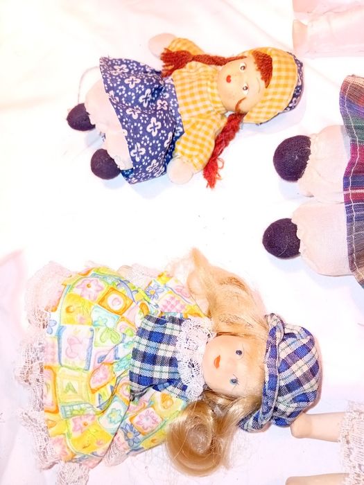 Conjunto de 6 Bonecas Antigas em Porcelana
