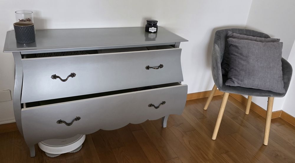 Dois aparadores 120 cm e 55 cm