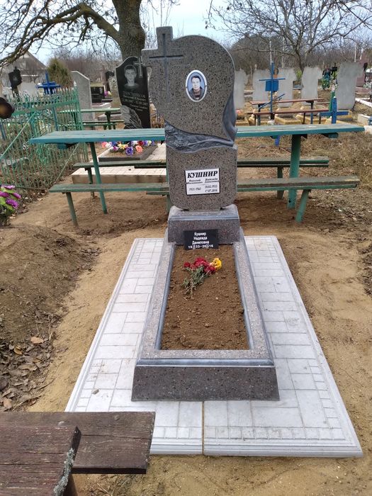 Продажа и установка памятников и оградок