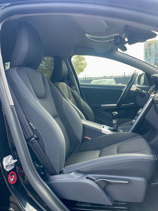 Volvo v60(D2) 2014 року