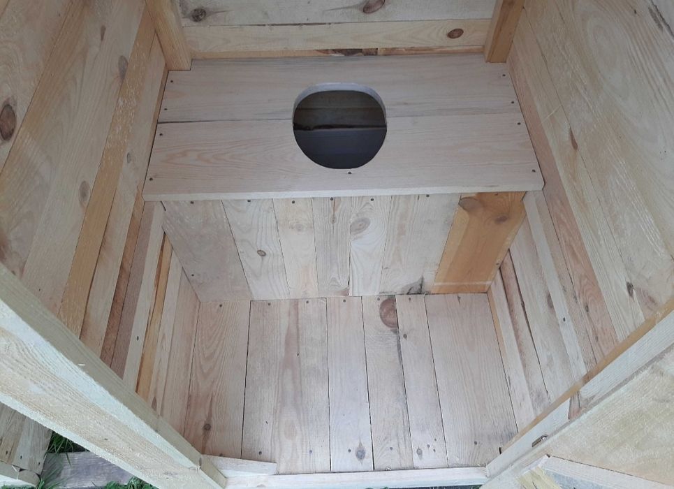 DOSTĘPNY OD RĘKI!!! Wc wychodek toaleta drewniana kibelek