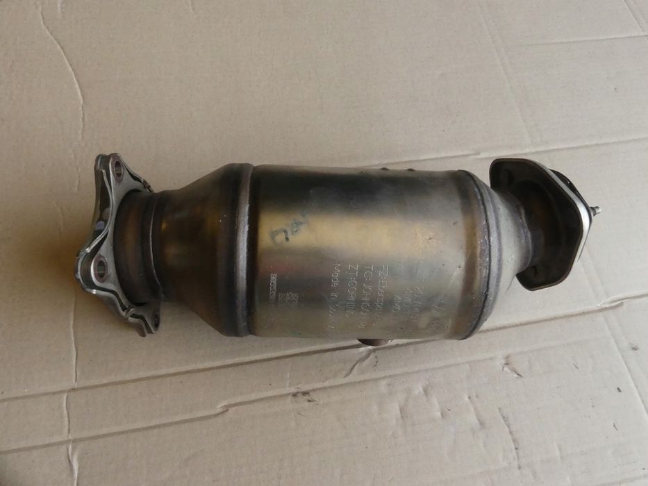audi a4 b9 katalizator 4m0131703f