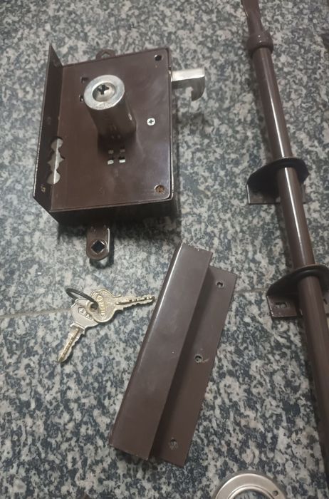 Fechadura marca AGC
