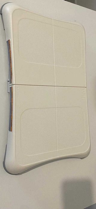 Nintendo Wii + Wii Fit Plus (with 2 games included)64284456434947123