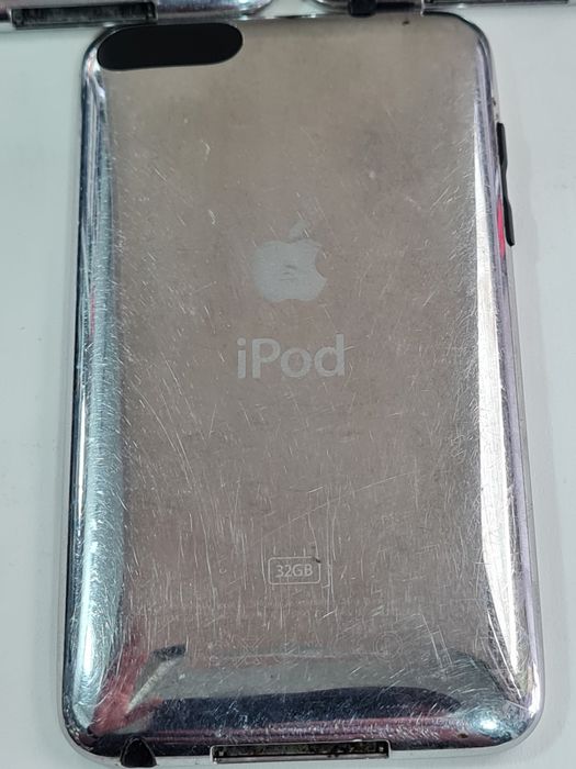 Apple iPod A1318"32Gb A1288 "8Gb"