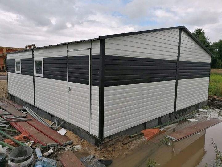 Garaż blaszany dwustanowiskowy 7x7 m - Dach dwuspadowy, Brama uchylna,