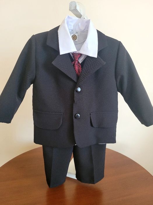 Chłopięcy garniturek