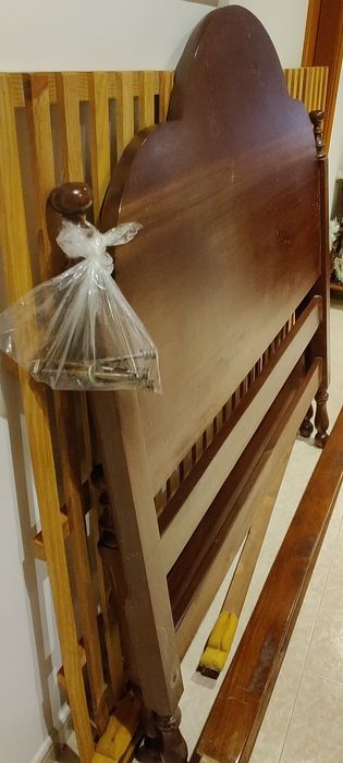 Cama CASAL de madeira maciça de BOA qualidade