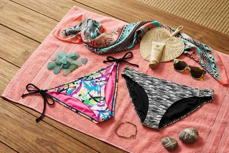 Dwa doły od bikini S oraz M L majtki kąpielowe zestaw wzory neon