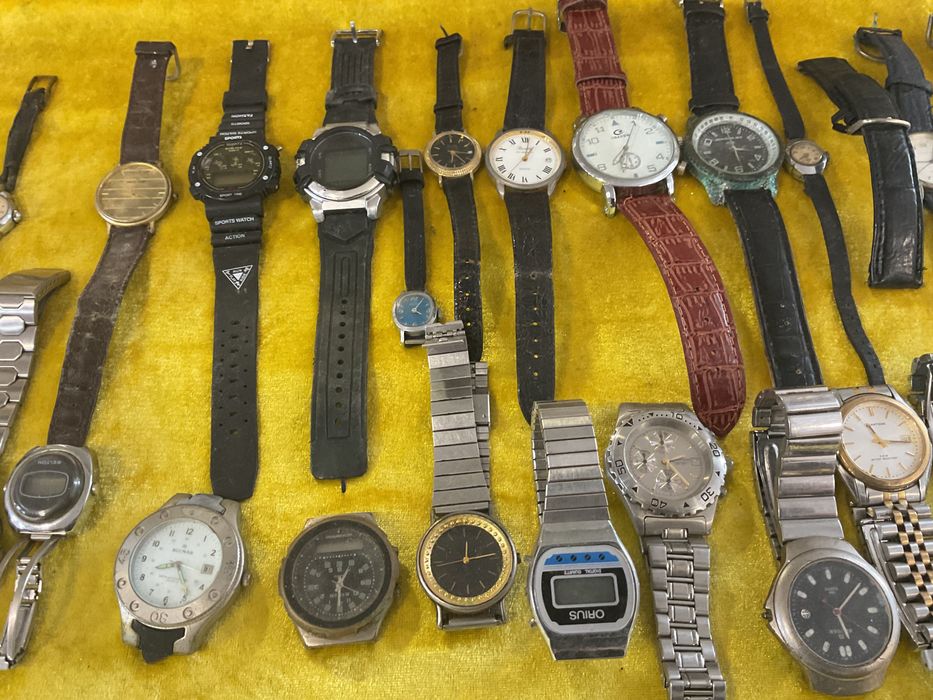 RELÓGIOS mistos 33 peças ler discrição