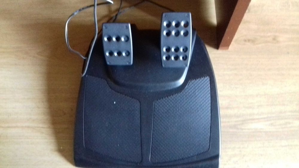 Jogo consola volante e pedais