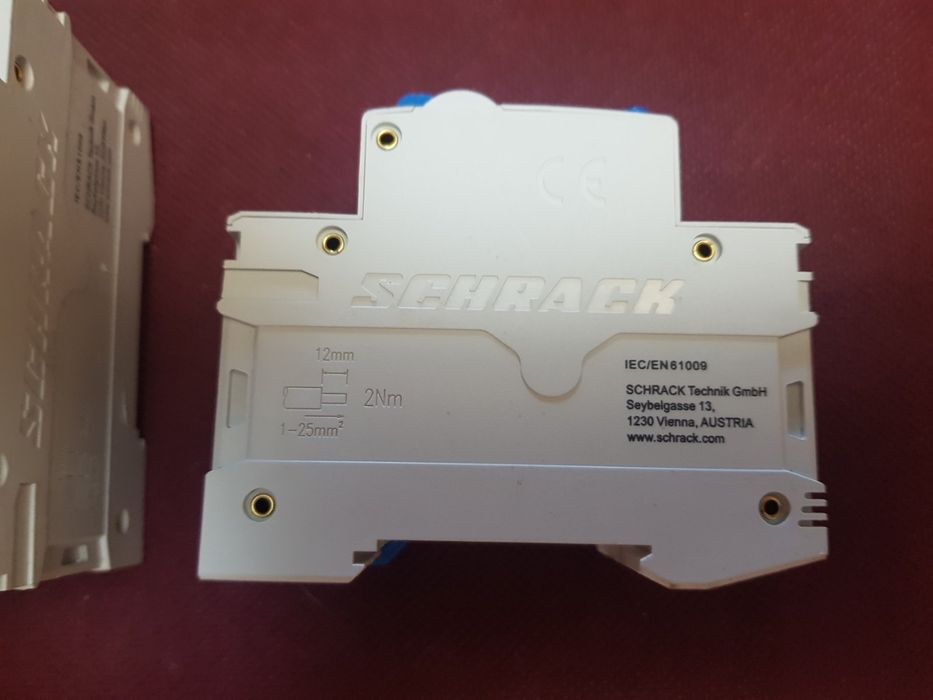 Диф автоматы на 16 А и контакторы.