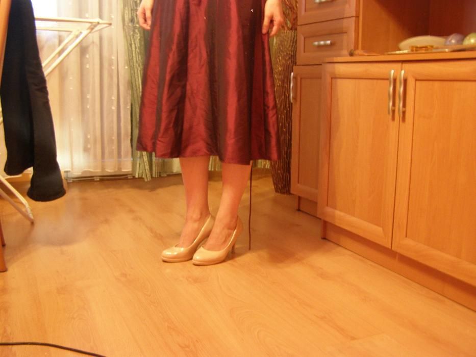 Sukienka na studniówkę lub wesele kolor bordo