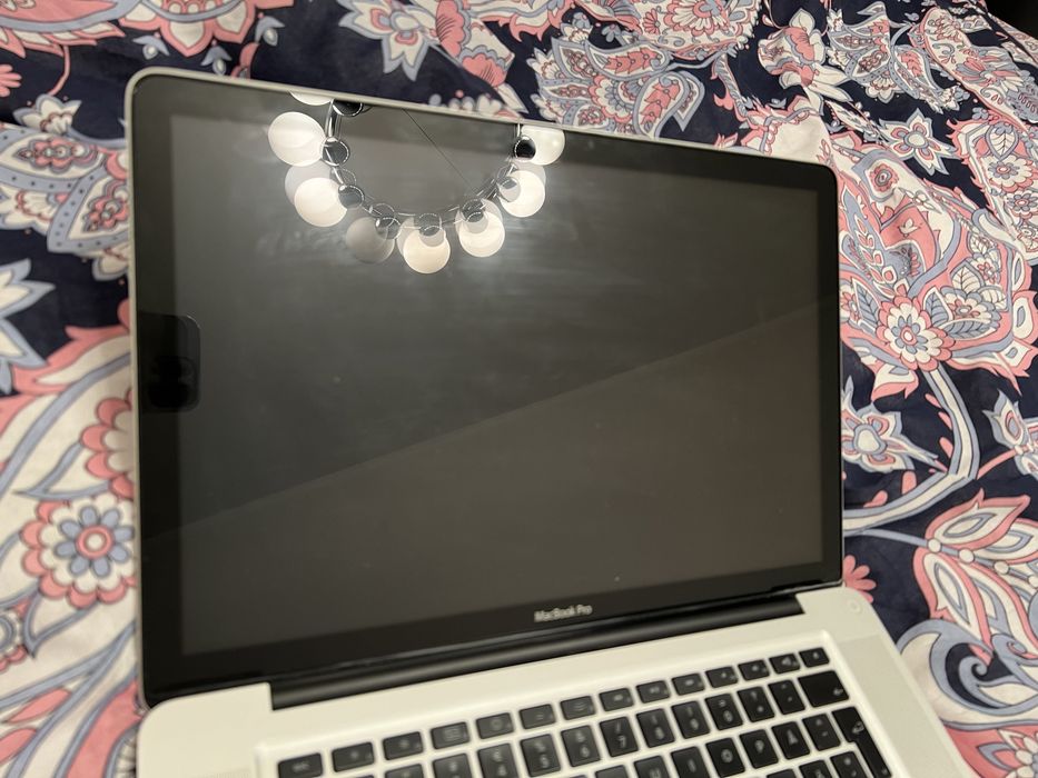 MacBook Pro 15” 4gb
