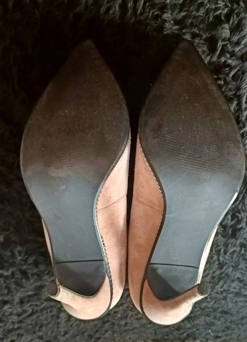 Szpilki beżowe Steve Madden