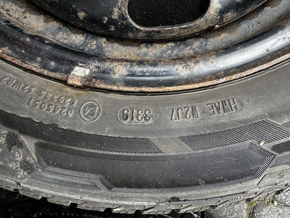 Komplet opon zimowych Barum Polaris 5 195/65 R15 91T + felgi stalowe 15”