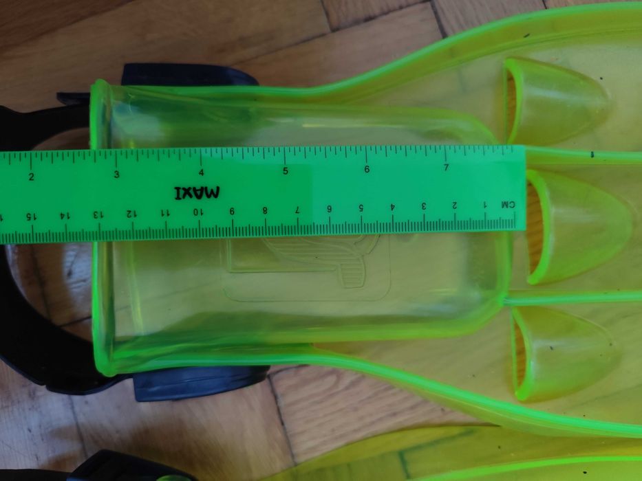 Ласти для плавання — майже нові