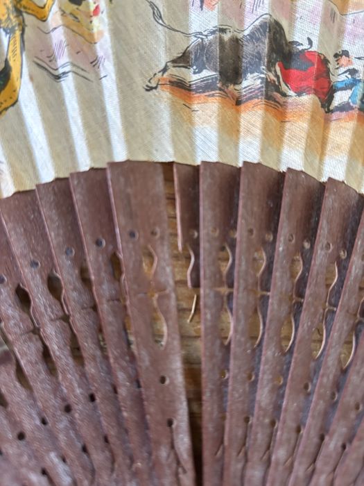 Leque antigo pintado a mao