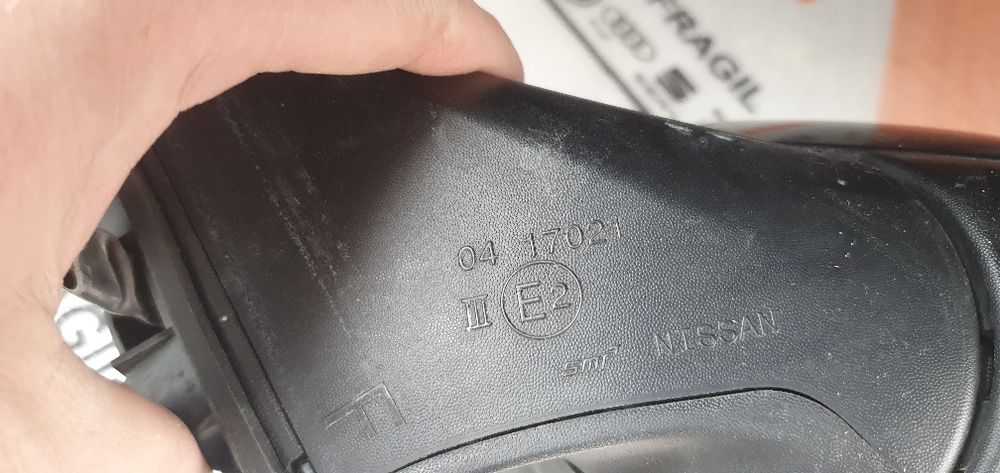 Продам зеркало на нісан ліф з камерою