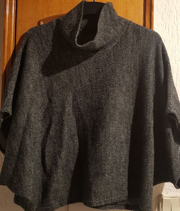Camisola de gola alta tipo Poncho malha fina Novo