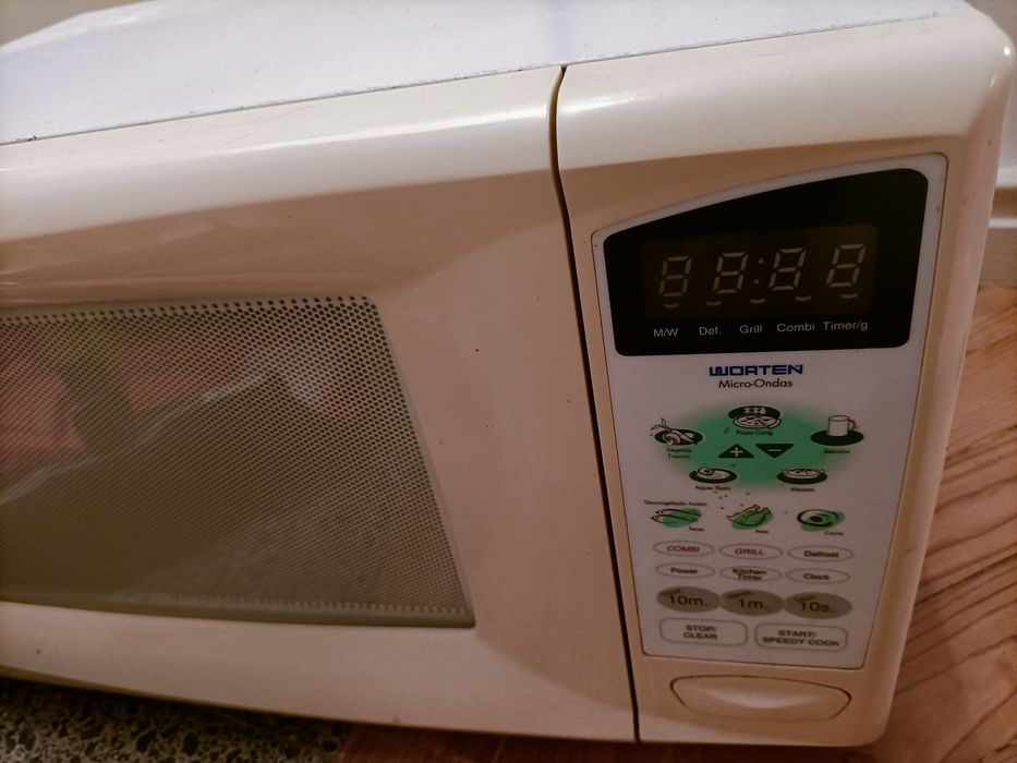 Microondas usado mas a funcionar perfeitamente