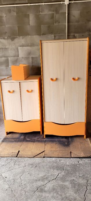 Meble dzieciece 2 komody szafa i regał stan bardzo dobry