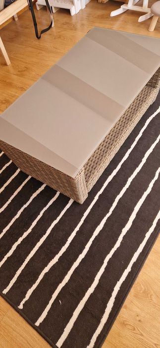 Sofá e mesa de exterior