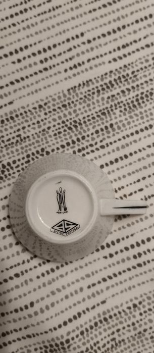 Conjunto 7 pratos de sobremesa e duas chávenas SPAL