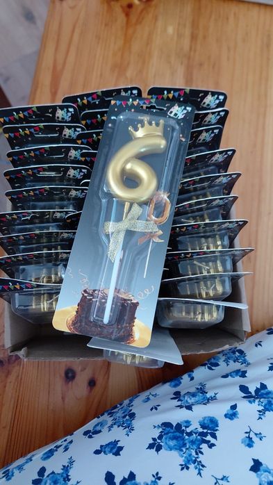 Ящик товарів для свята