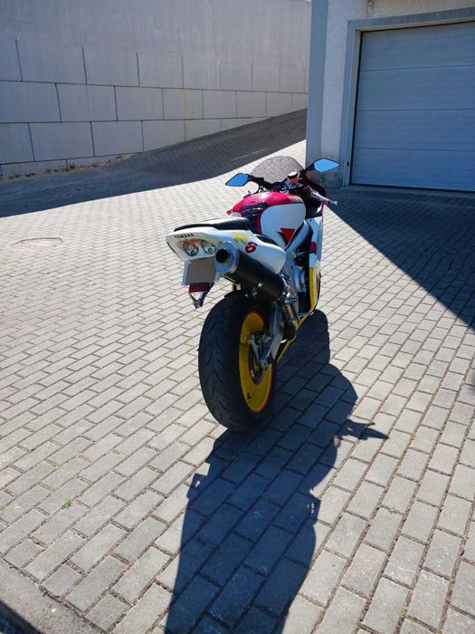 Mota Yamaha R6 em bom estado