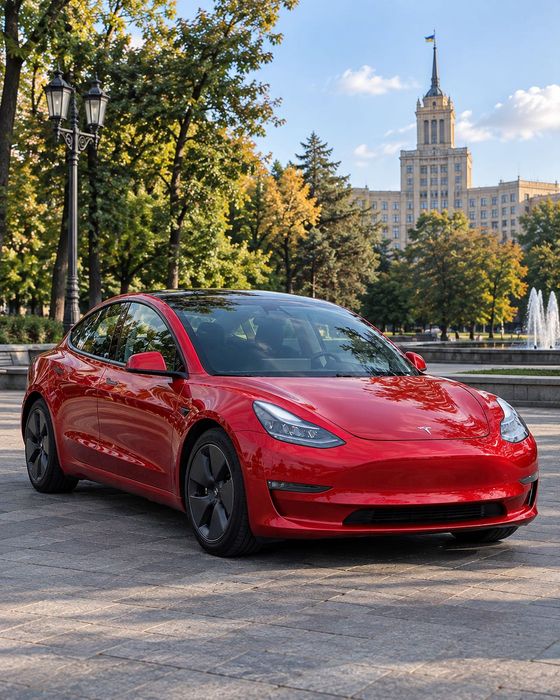 Продам автомобіль Tesla model 3 (2021)