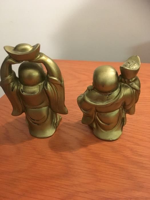 Conjunto dois budas em pé